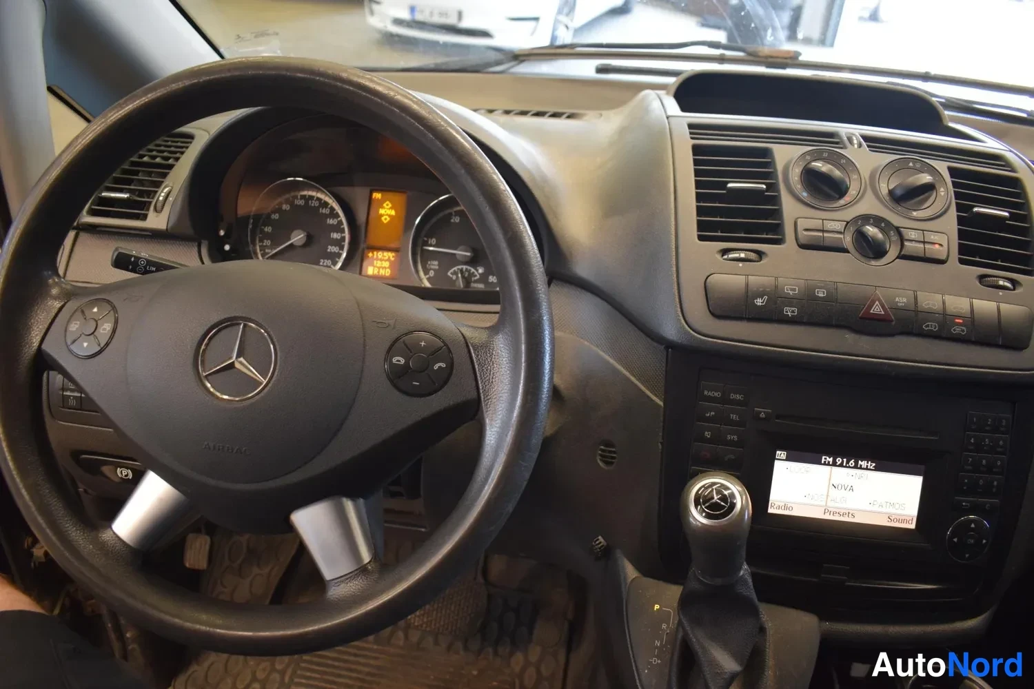 Musta Mercedes-Benz Vito 116 CDI 2012, ulkokuva 5 – Raisio