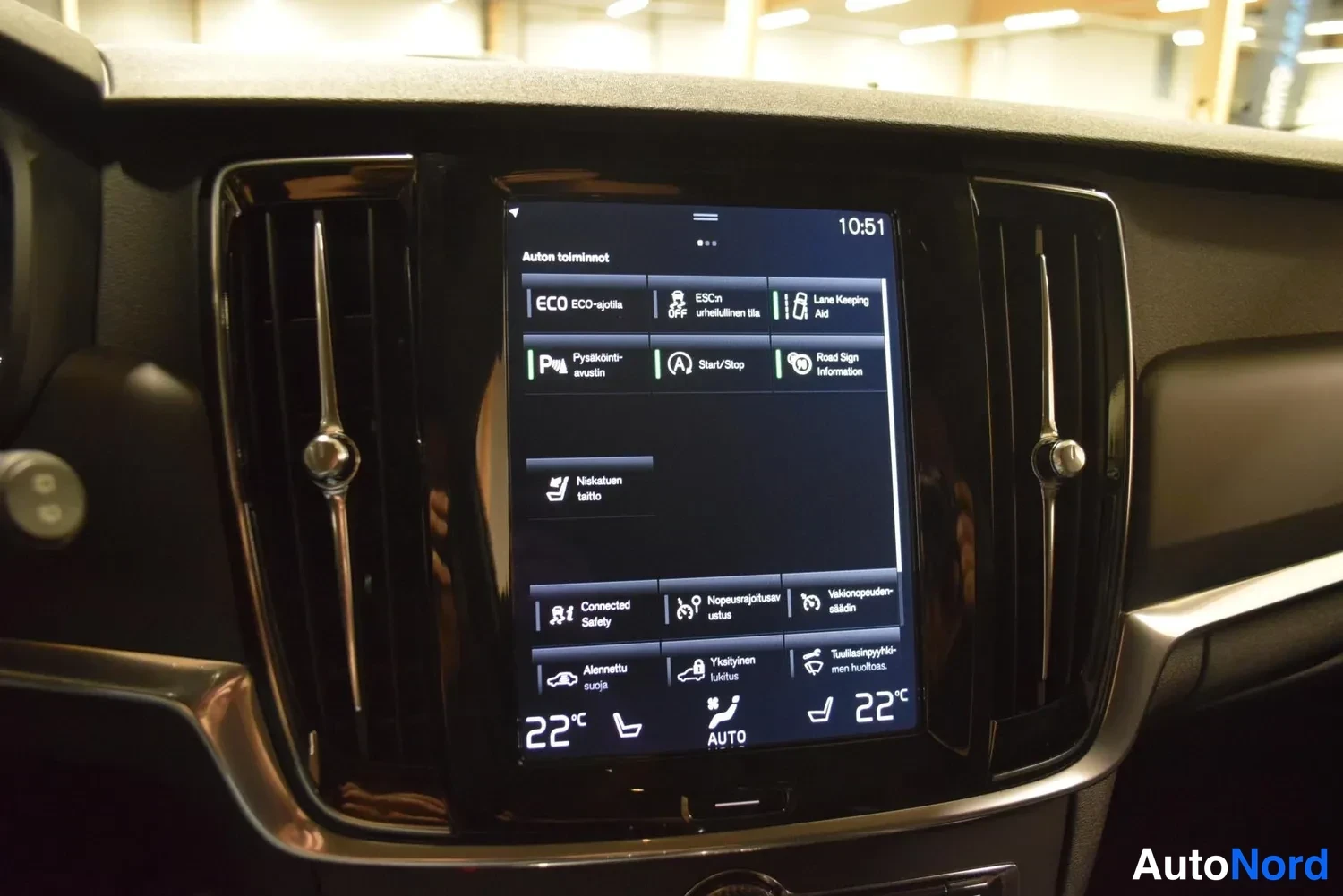 Harmaa Volvo V90 2017, ulkokuva 21 – Raisio