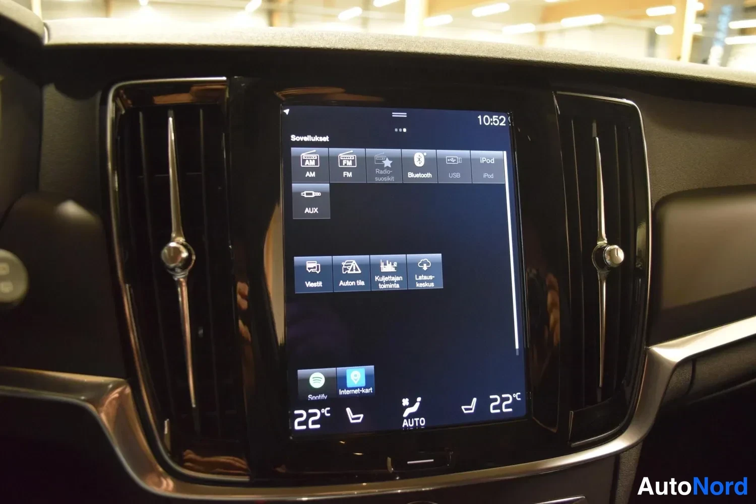 Harmaa Volvo V90 2017, ulkokuva 22 – Raisio