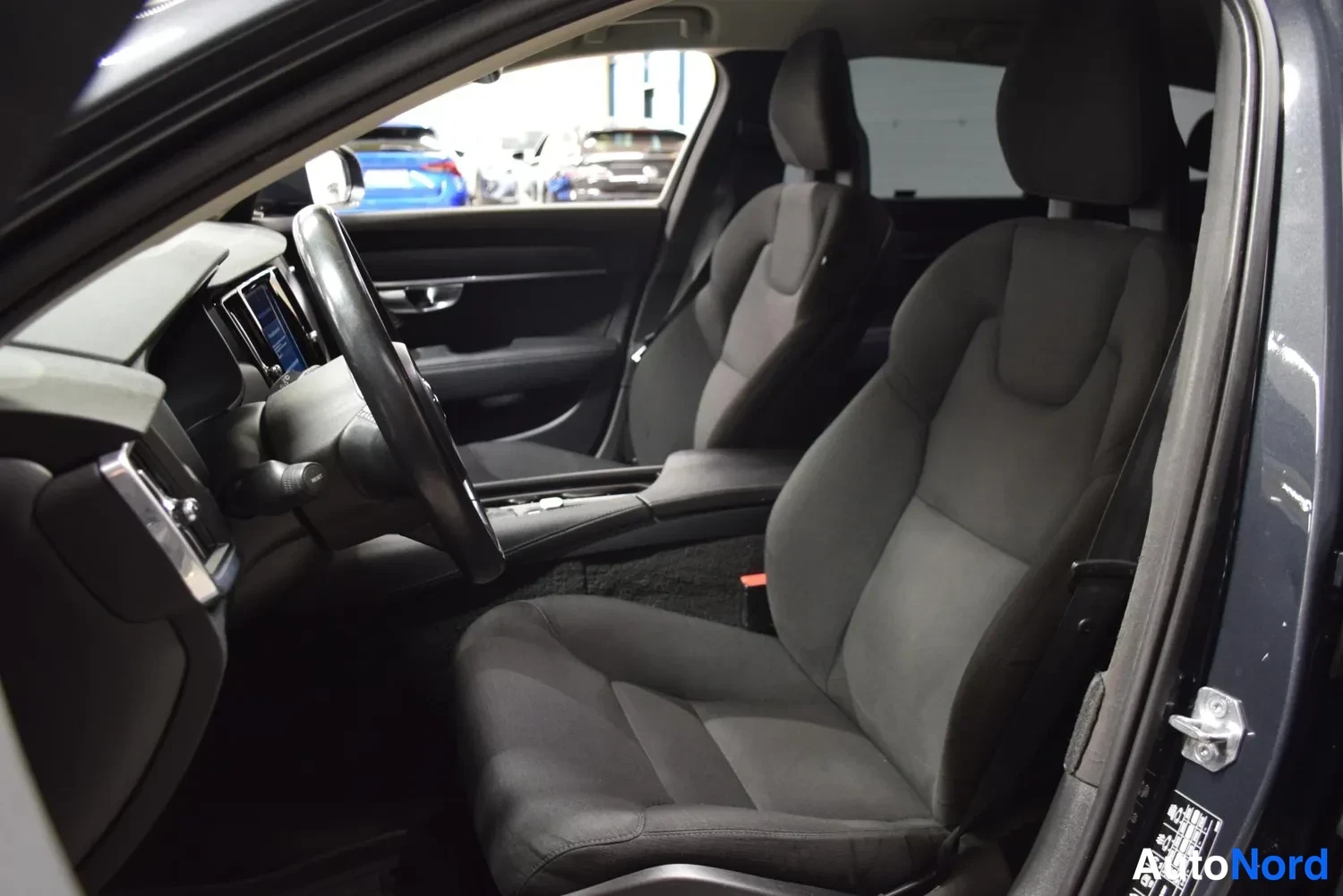 Harmaa Volvo V90 2017, ulkokuva 9 – Raisio