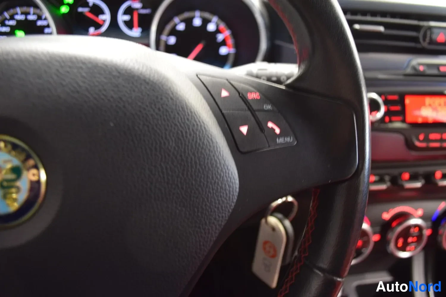 Musta Alfa Romeo Giulietta 2012, ulkokuva 15 – Raisio