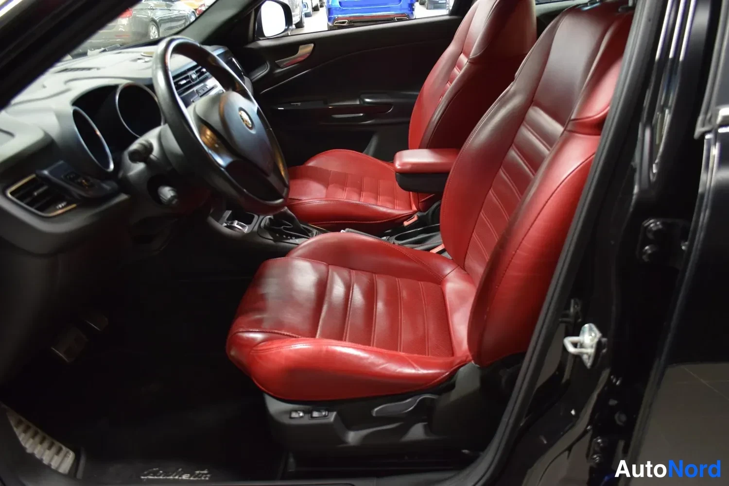 Musta Alfa Romeo Giulietta 2012, ulkokuva 7 – Raisio