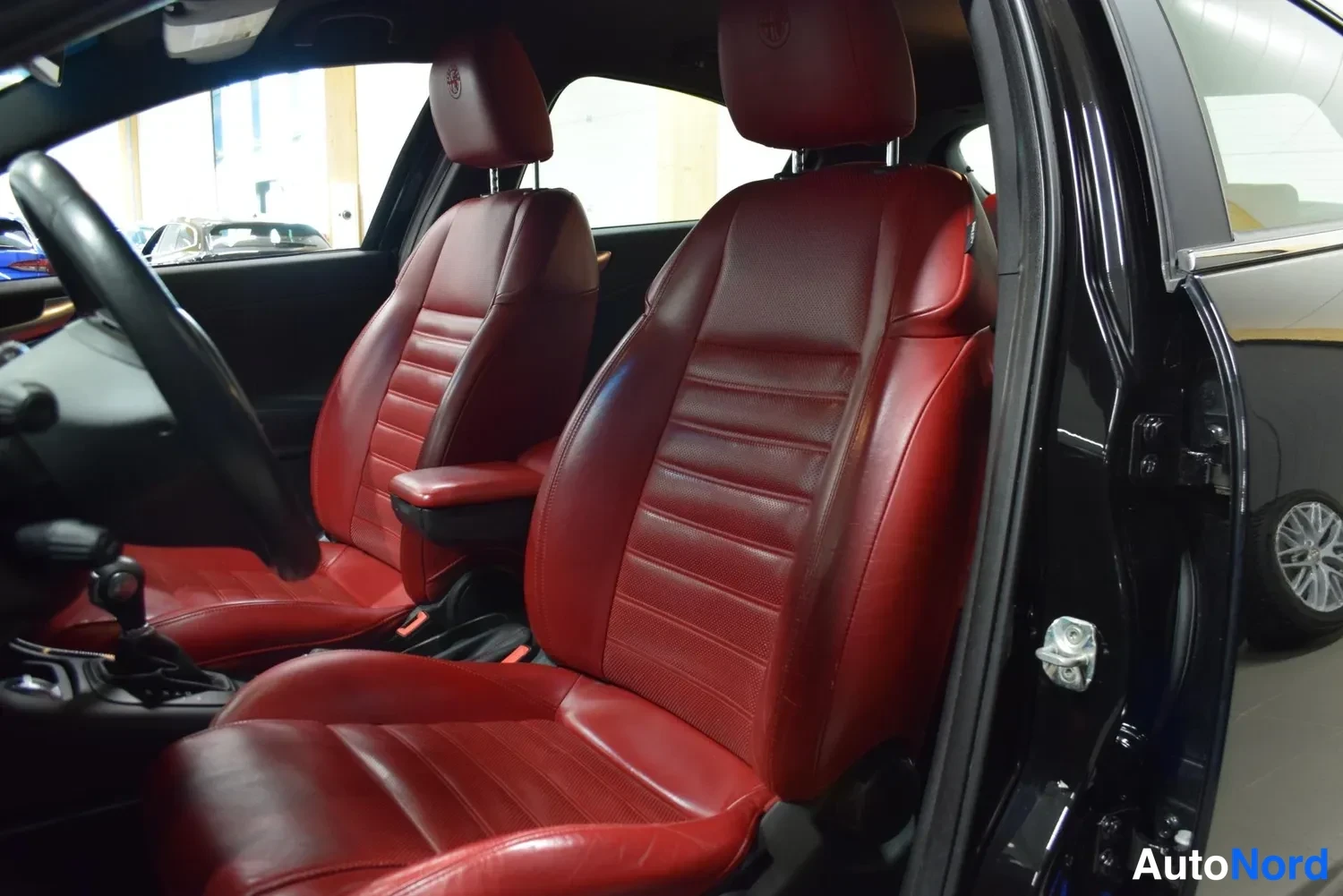 Musta Alfa Romeo Giulietta 2012, ulkokuva 9 – Raisio