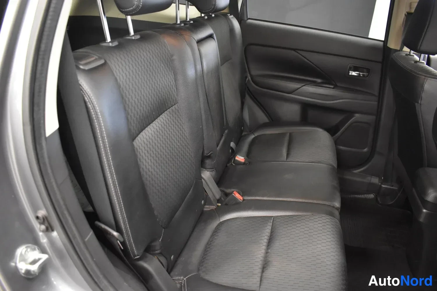 Harmaa Mitsubishi Outlander 2014, ulkokuva 12 – Raisio