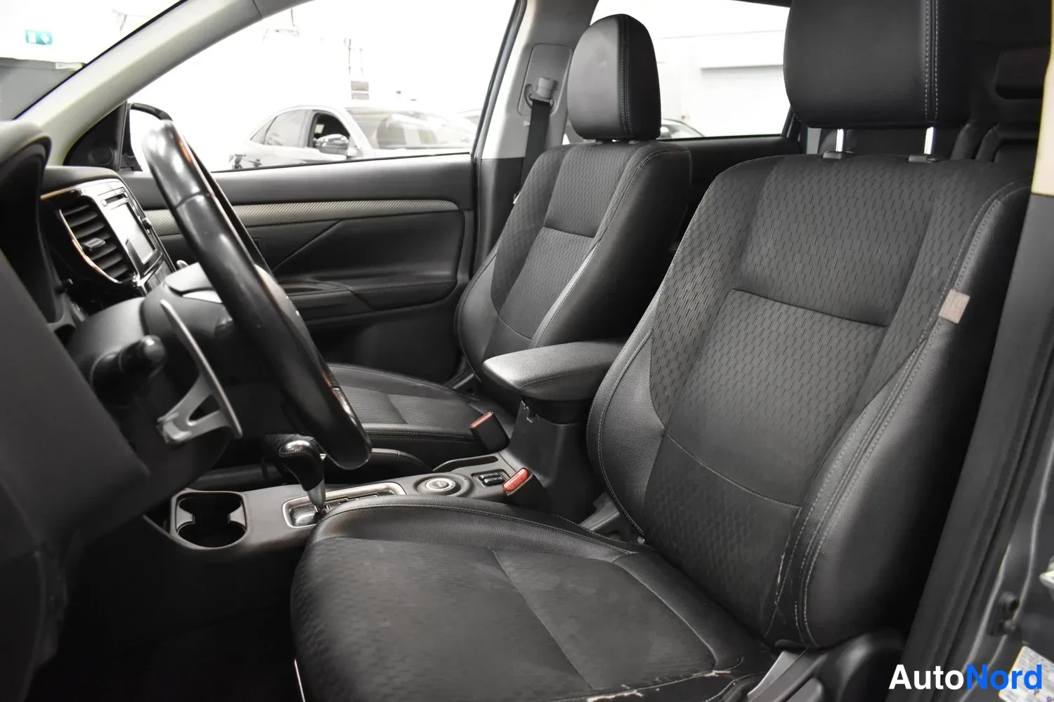 Harmaa Mitsubishi Outlander 2014, ulkokuva 7 – Raisio
