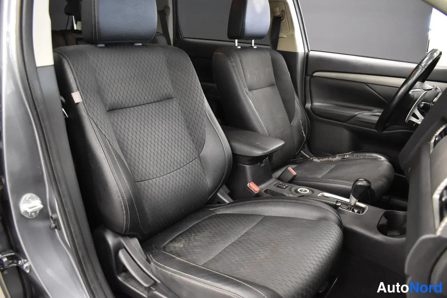 Harmaa Mitsubishi Outlander 2014, ulkokuva 9 – Raisio