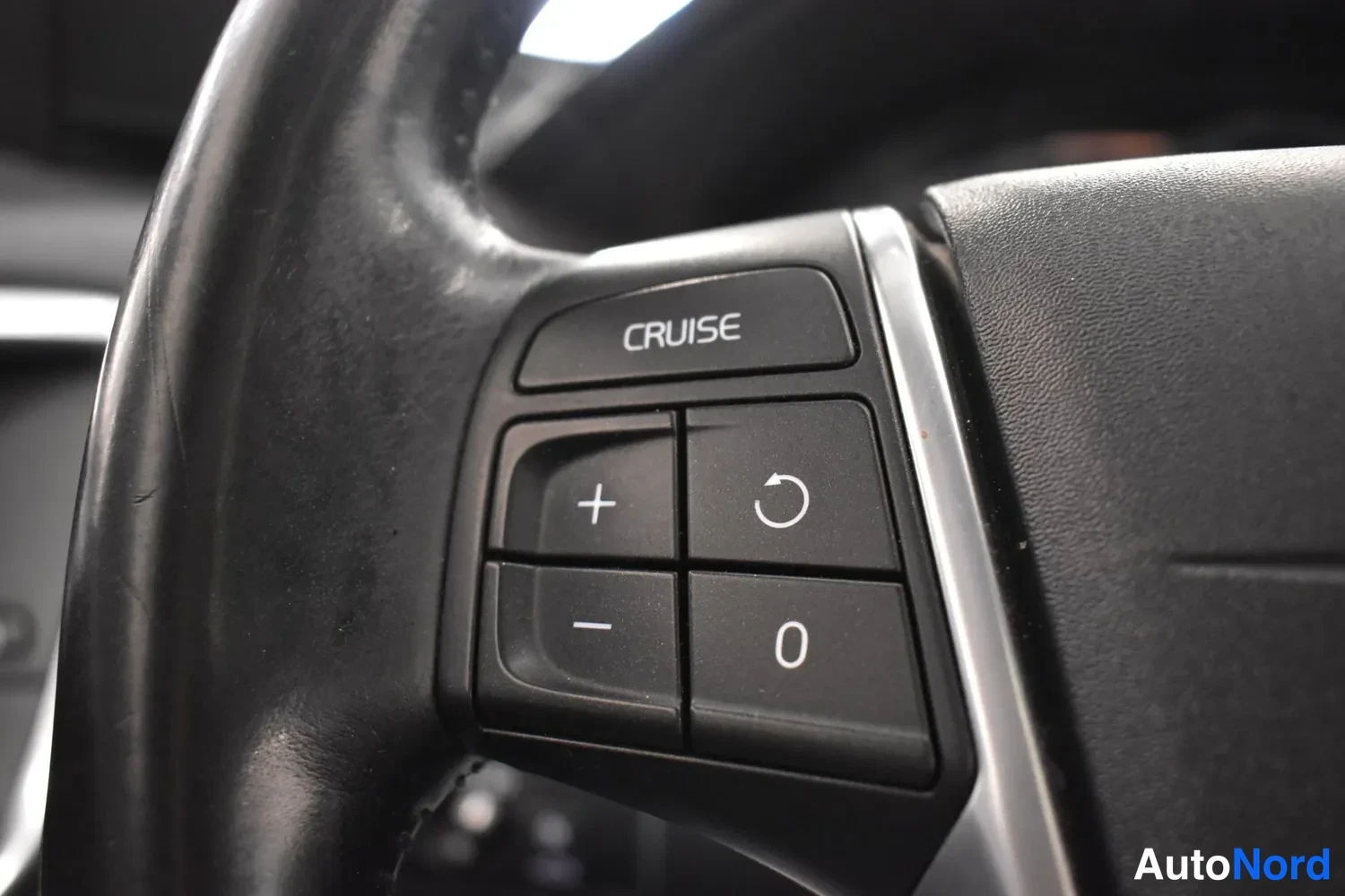 Hopea Volvo XC60 2015, ulkokuva 16 – Raisio