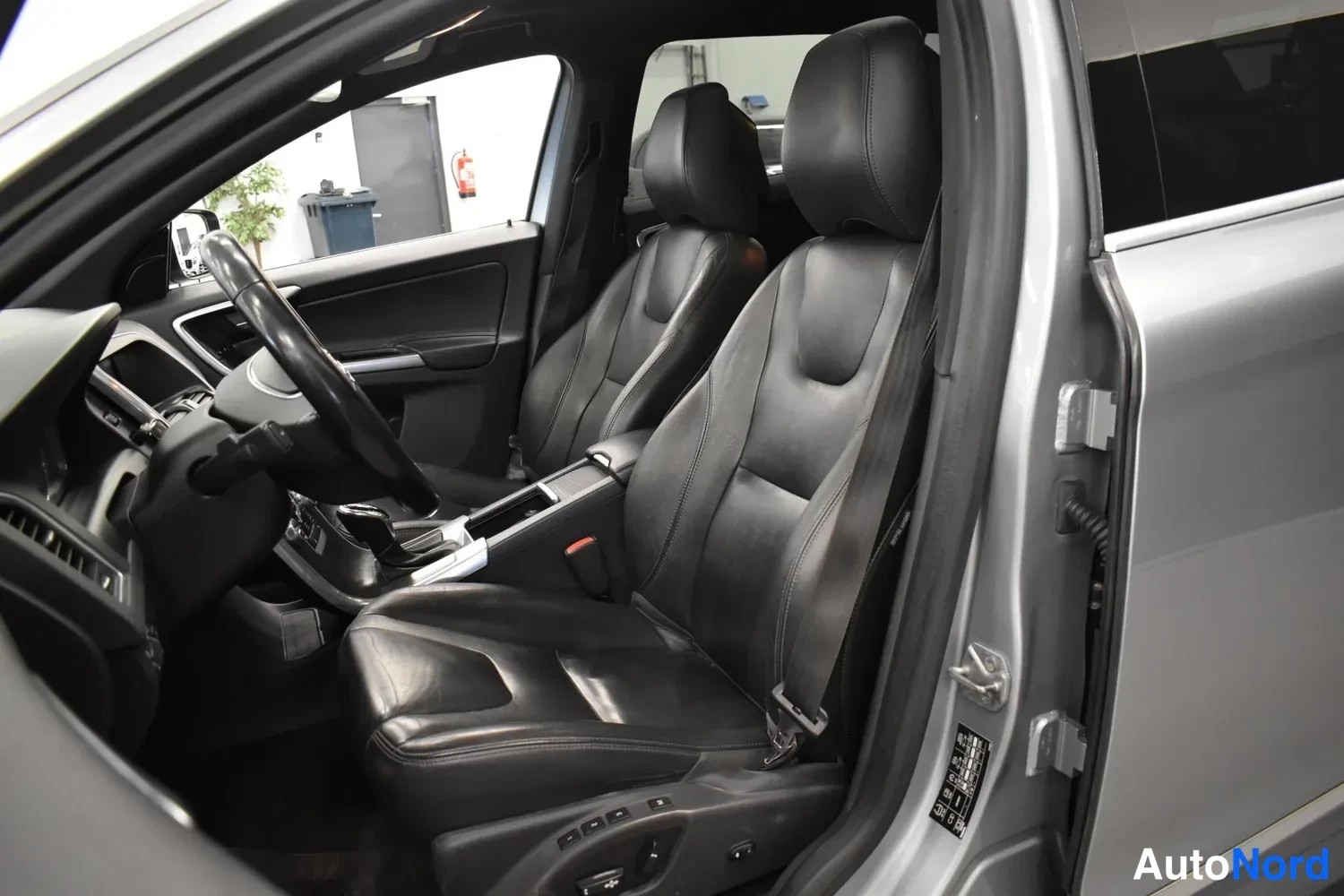 Hopea Volvo XC60 2015, ulkokuva 7 – Raisio