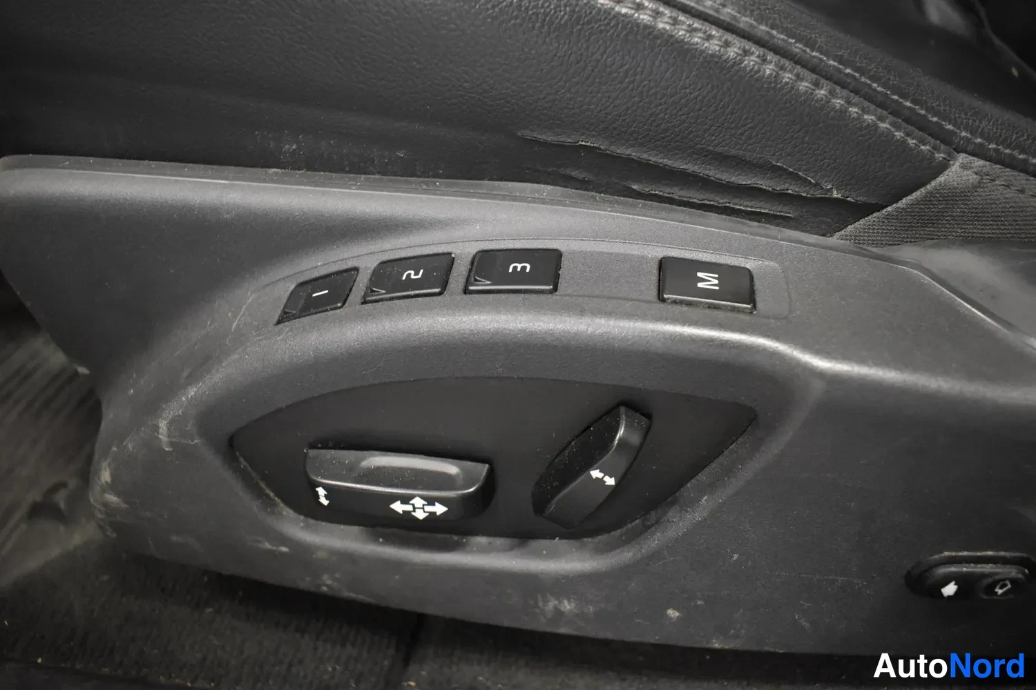 Hopea Volvo XC60 2015, ulkokuva 8 – Raisio