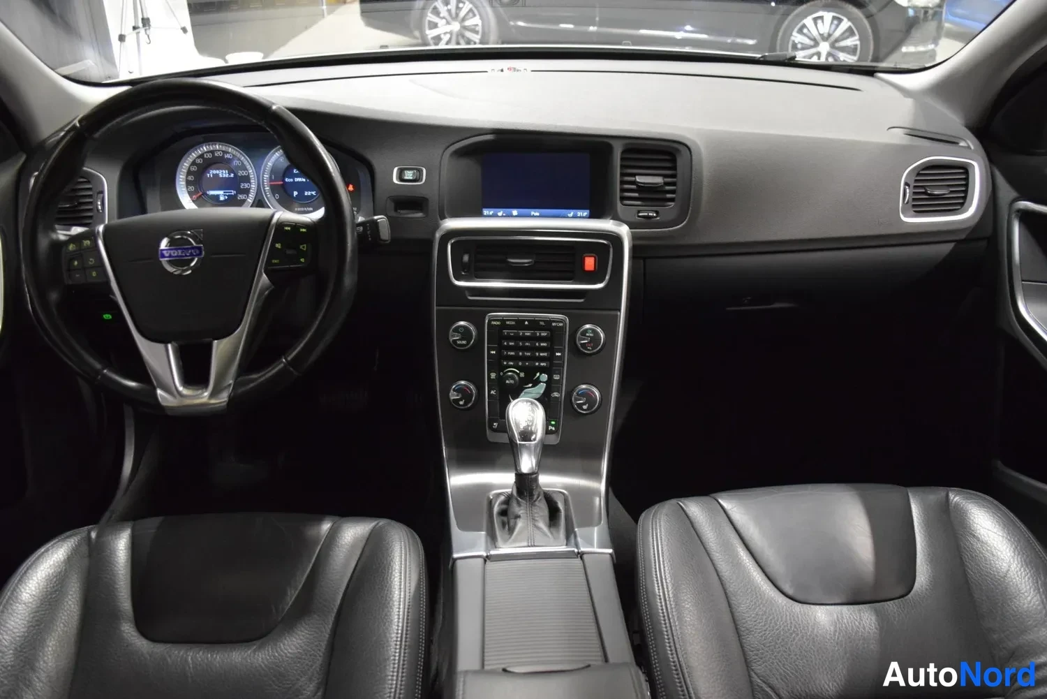 Harmaa Volvo S60 2013, ulkokuva 15 – Raisio