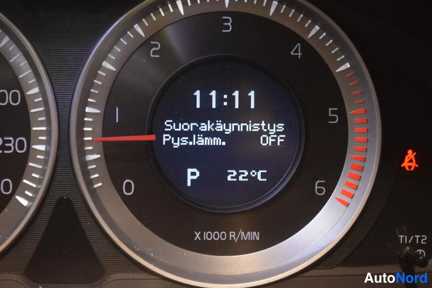 Harmaa Volvo S60 2013, ulkokuva 17 – Raisio