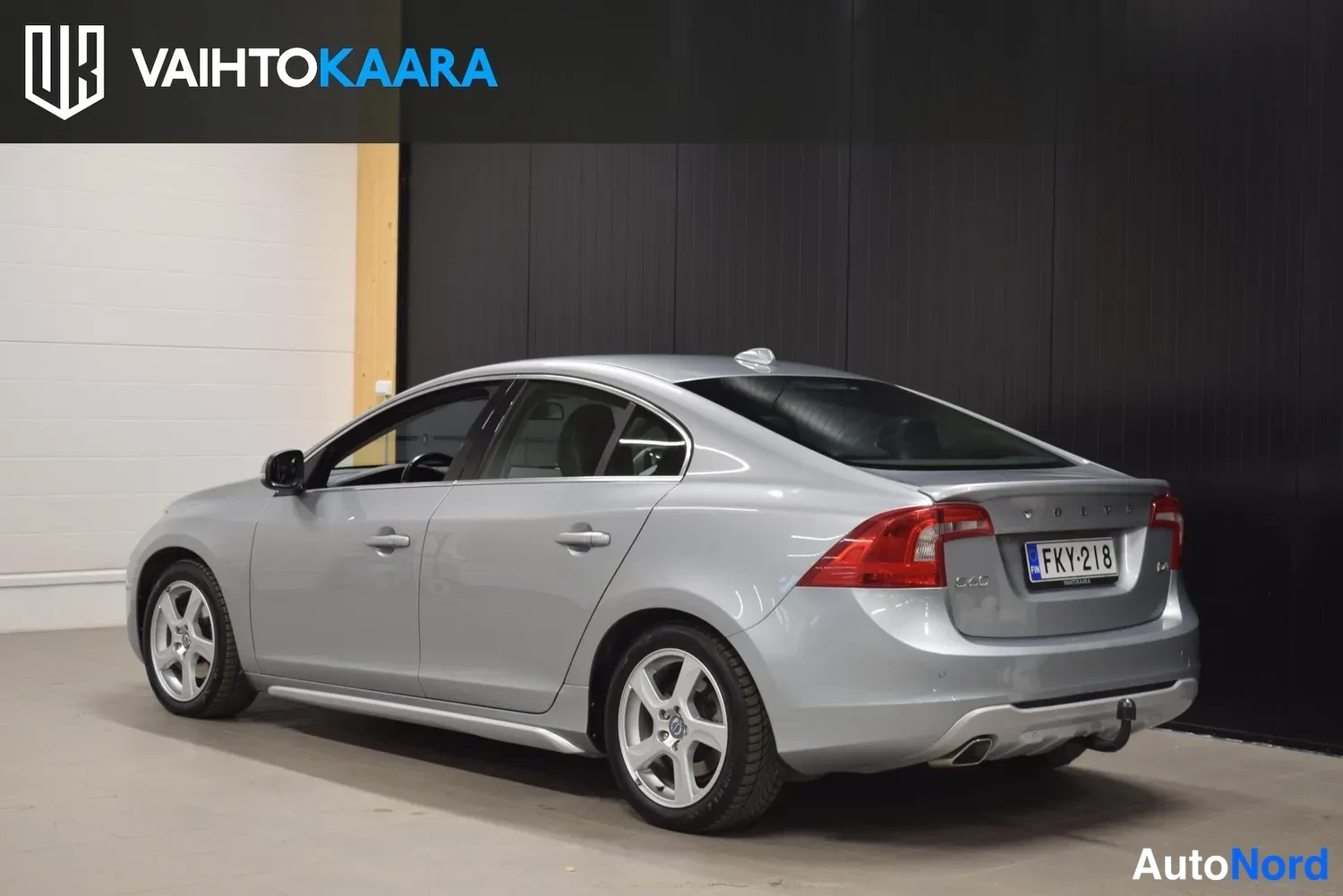 Harmaa Volvo S60 2013, ulkokuva 3 – Raisio