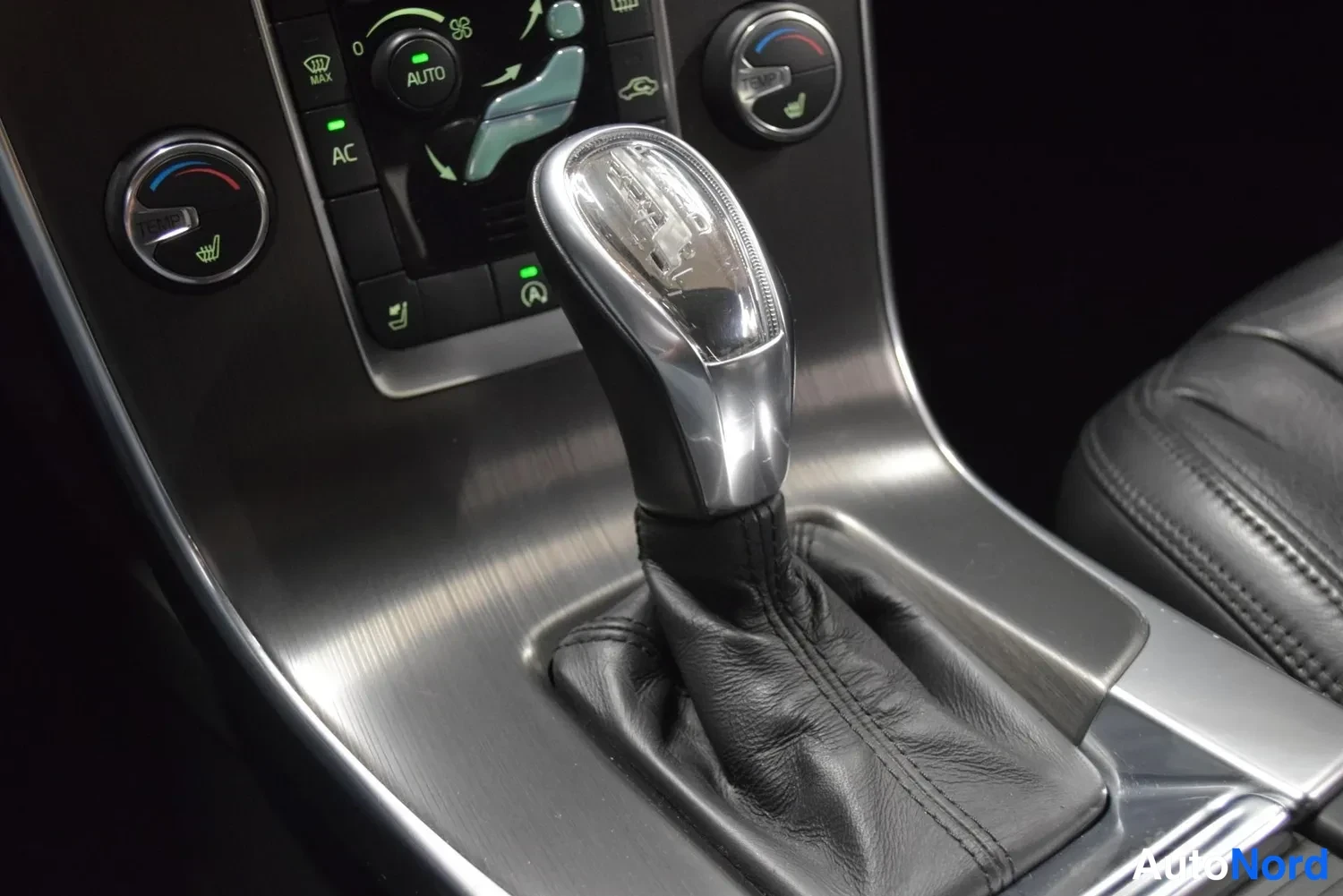 Harmaa Volvo S60 2013, ulkokuva 23 – Raisio
