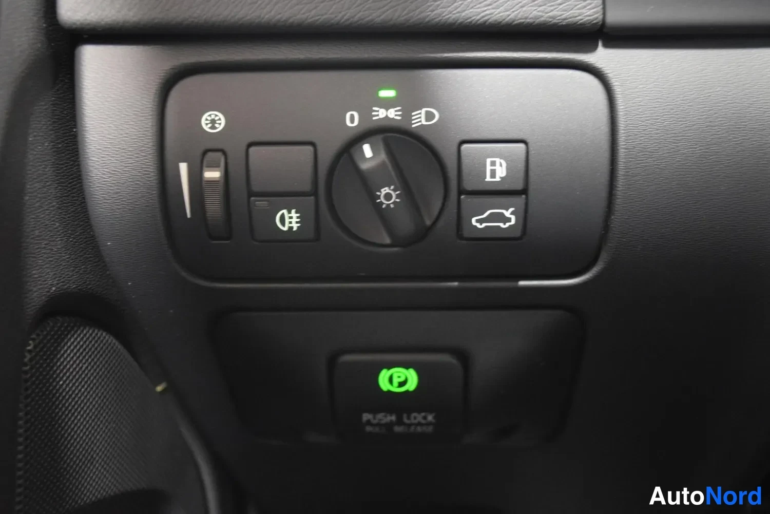 Harmaa Volvo S60 2013, ulkokuva 24 – Raisio