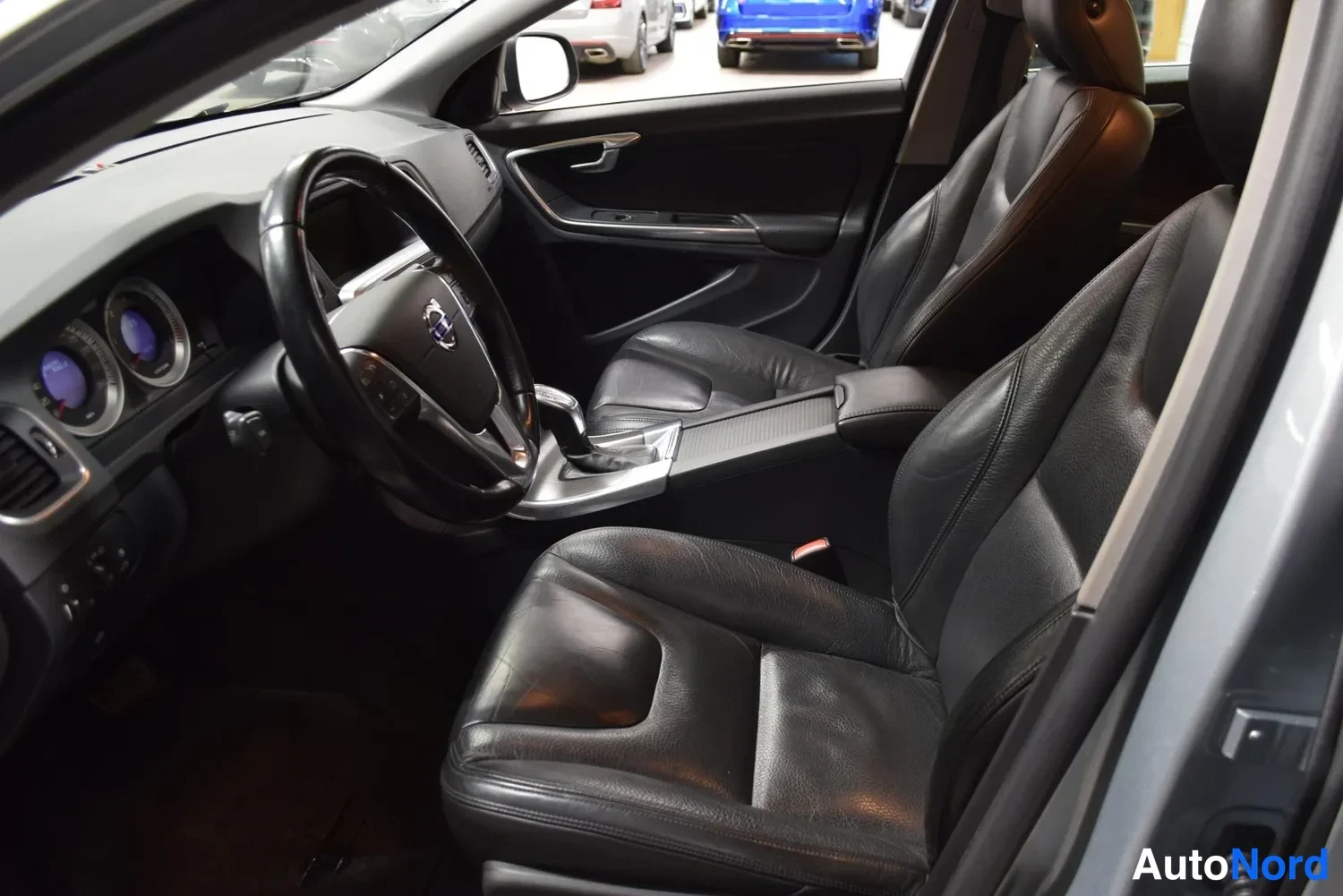 Harmaa Volvo S60 2013, ulkokuva 7 – Raisio