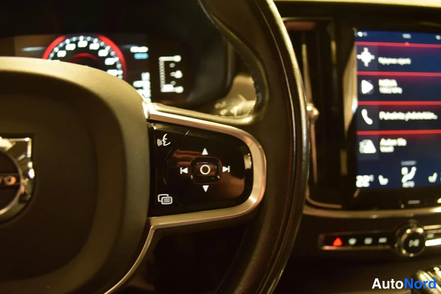 Sininen Volvo S90 2017, ulkokuva 16 – Raisio
