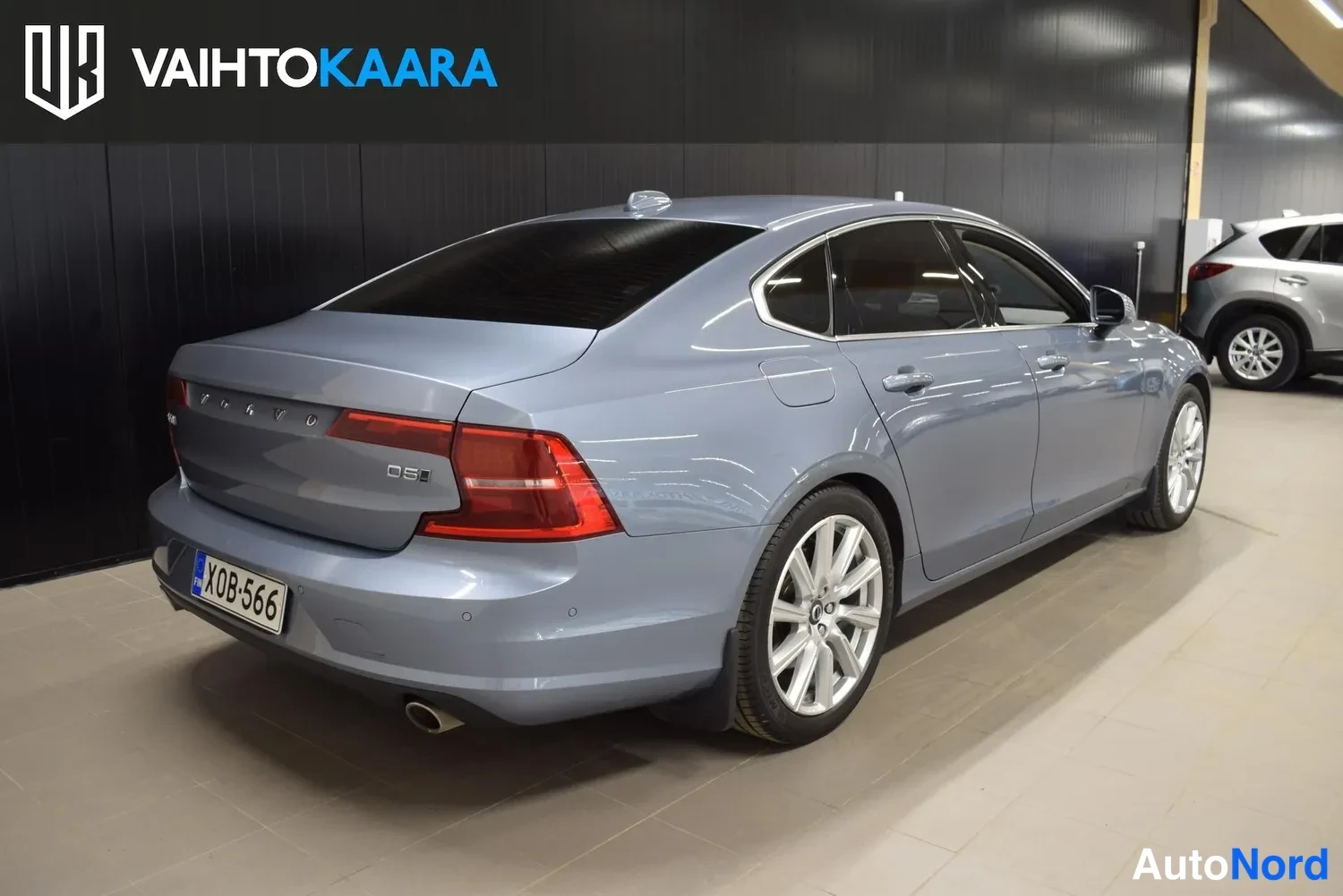 Sininen Volvo S90 2017, ulkokuva 4 – Raisio