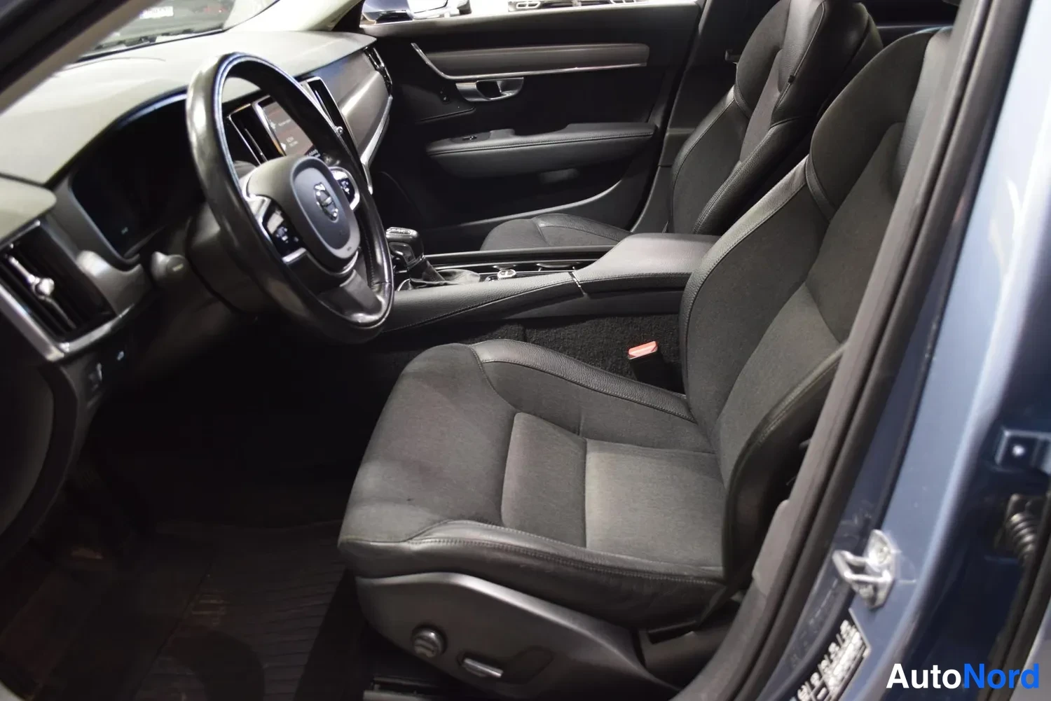 Sininen Volvo S90 2017, ulkokuva 7 – Raisio