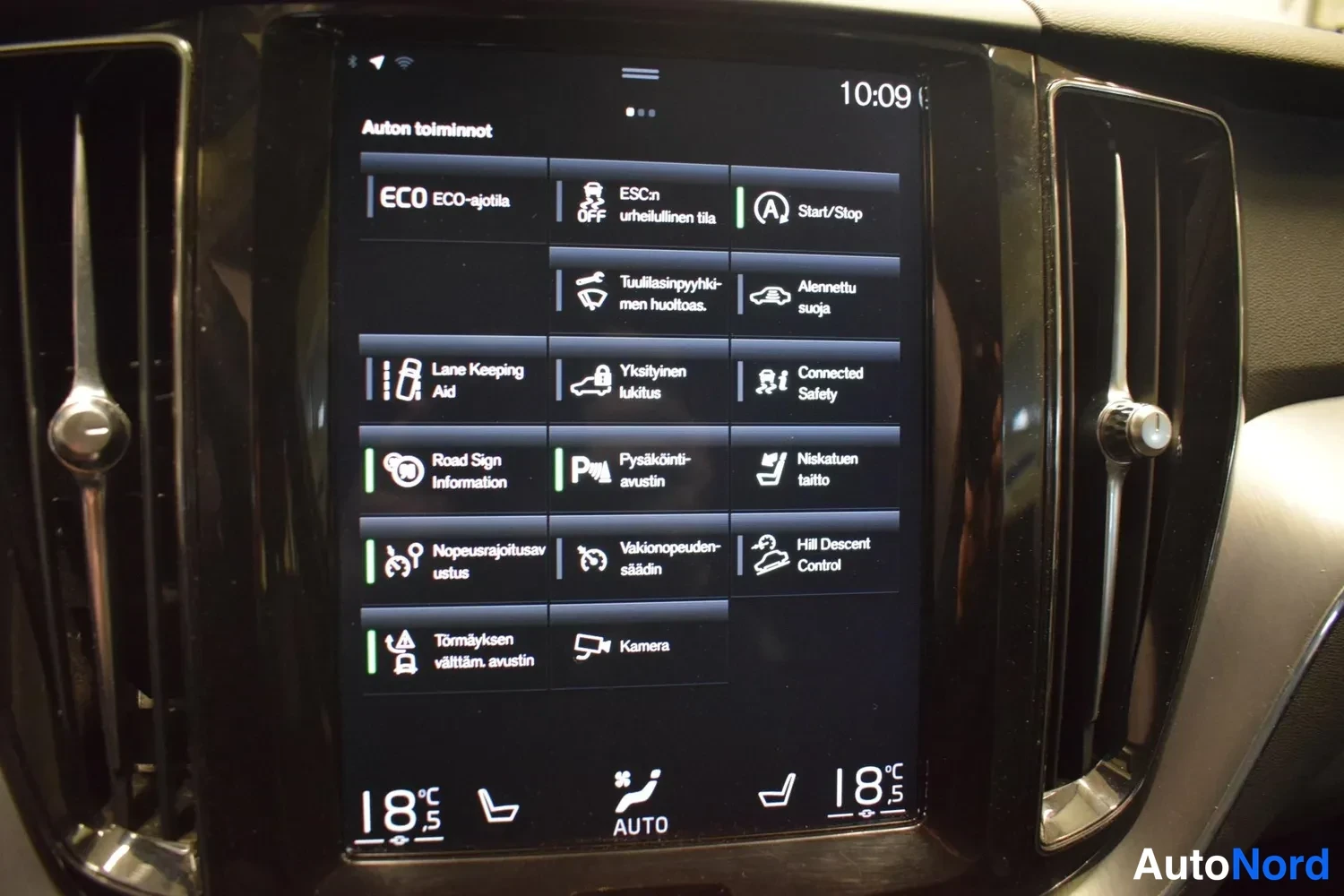Harmaa Volvo XC60 2018, ulkokuva 15 – Raisio