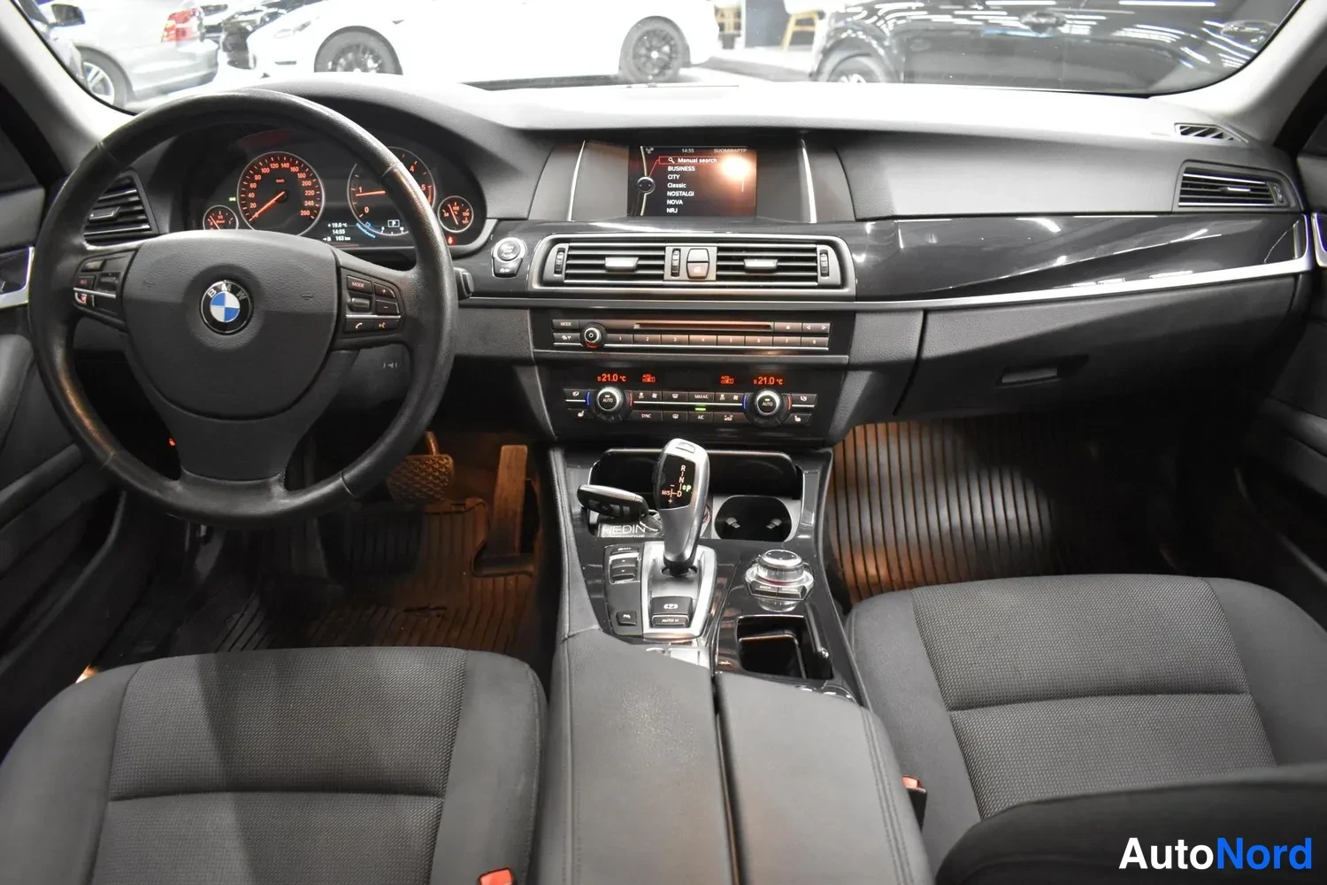 Valkoinen BMW 520d 2014, ulkokuva 12 – Raisio