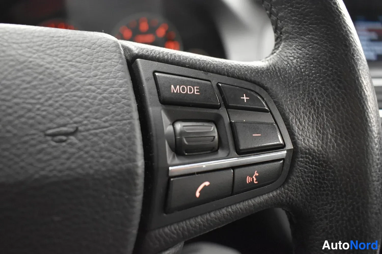 Valkoinen BMW 520d 2014, ulkokuva 16 – Raisio