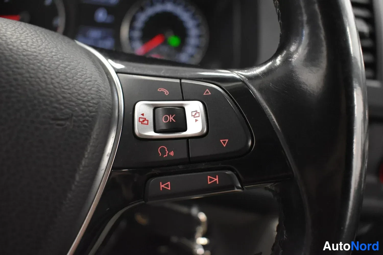Ruskea Volkswagen Transporter 2019, ulkokuva 17 – Raisio