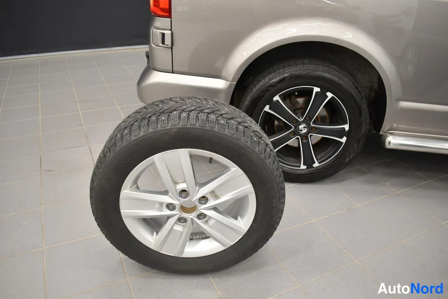 Ruskea Volkswagen Transporter 2019, ulkokuva 26 – Raisio