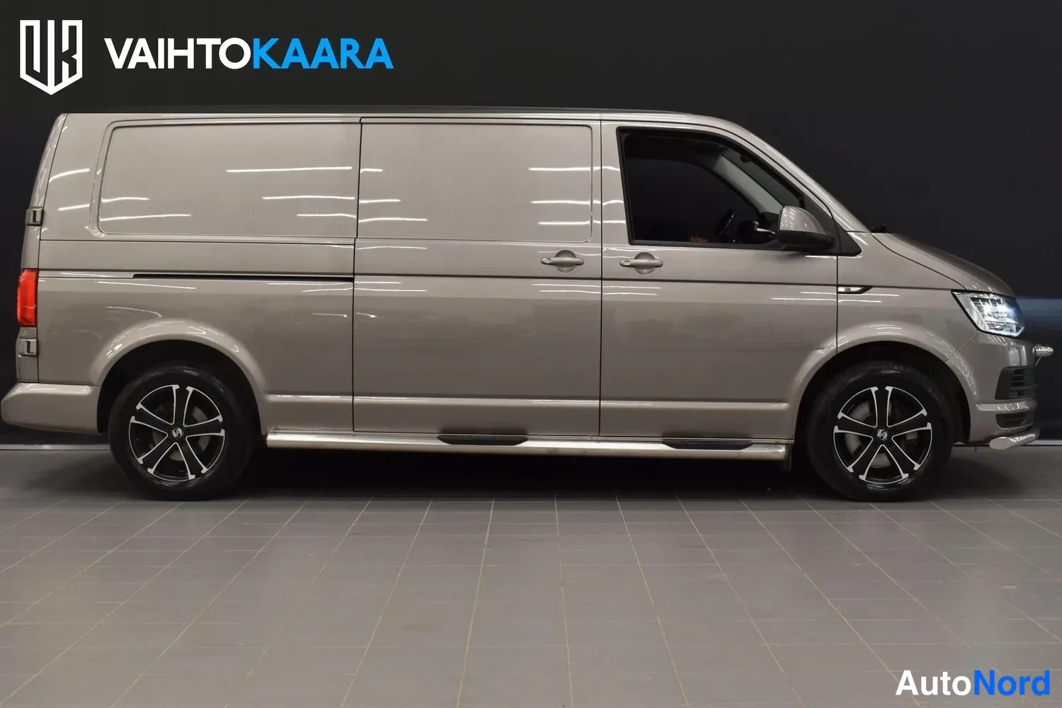 Ruskea Volkswagen Transporter 2019, ulkokuva 5 – Raisio