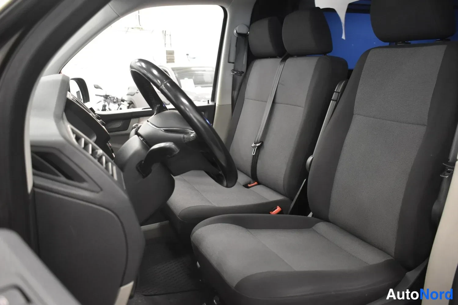 Ruskea Volkswagen Transporter 2019, ulkokuva 7 – Raisio