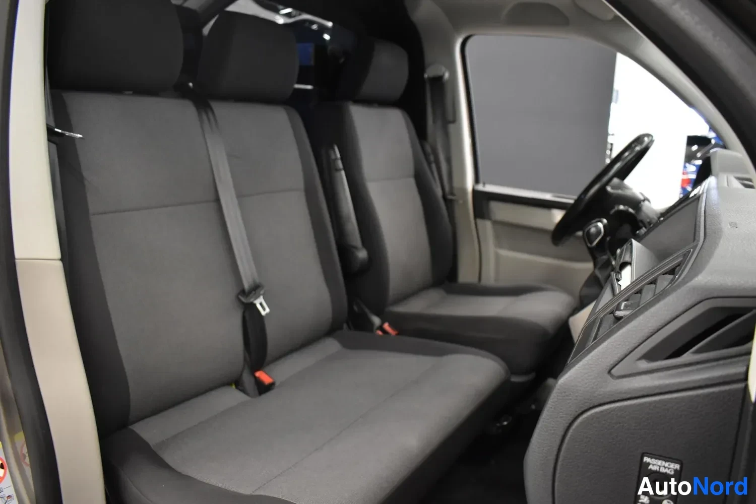 Ruskea Volkswagen Transporter 2019, ulkokuva 9 – Raisio