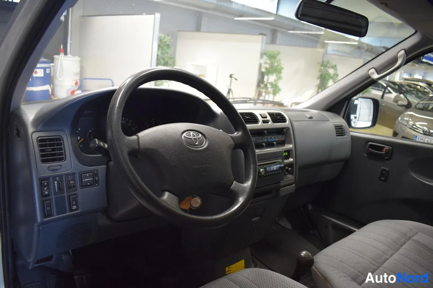 Hopea Toyota Hiace 2007, ulkokuva 8 – Raisio