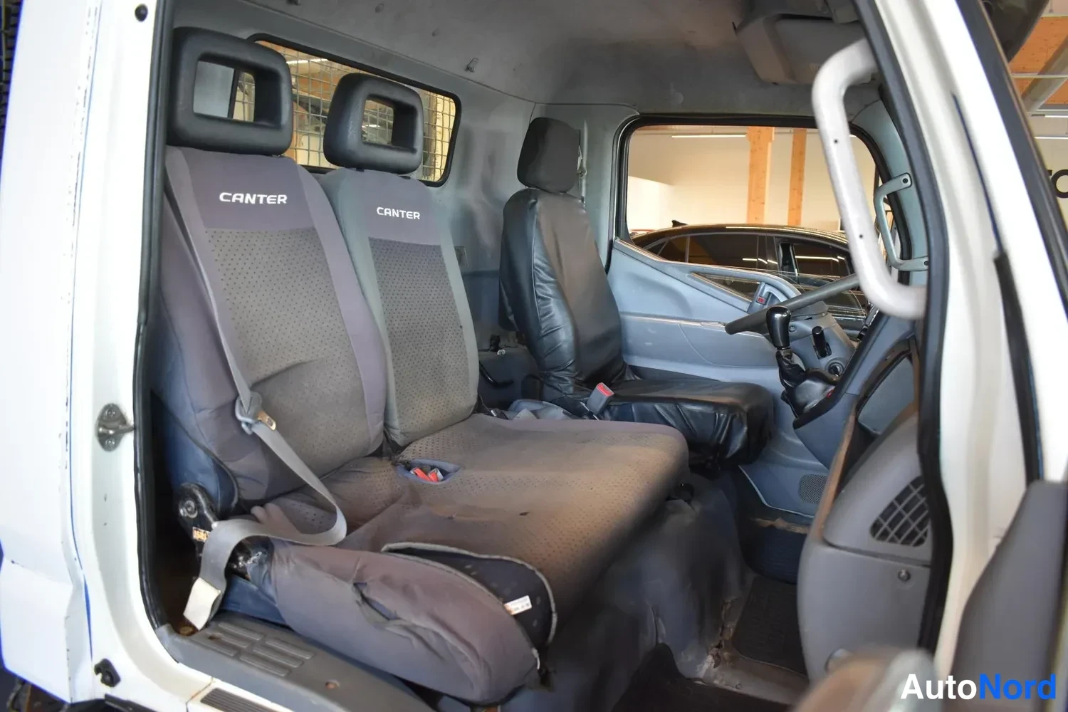Sininen Mitsubishi Canter 2008, ulkokuva 11 – Raisio