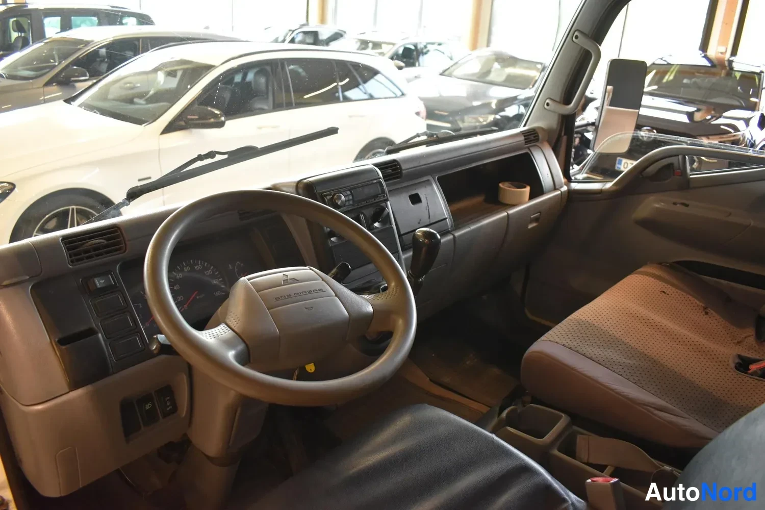 Sininen Mitsubishi Canter 2008, ulkokuva 8 – Raisio