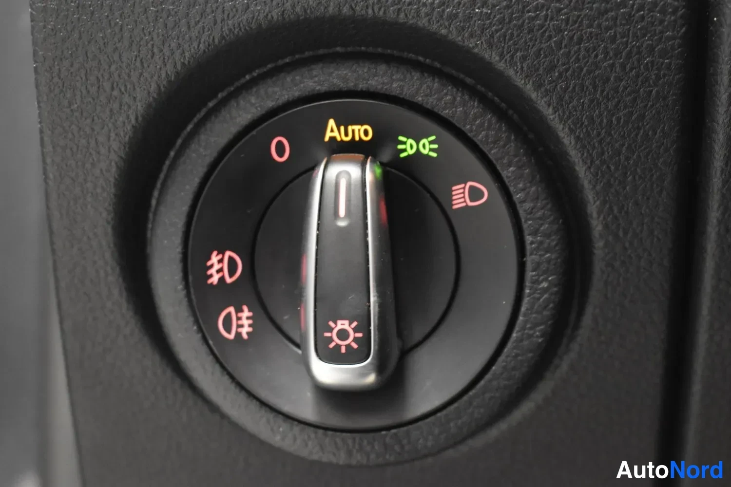 Harmaa Volkswagen Amarok 2019, ulkokuva 13 – Raisio