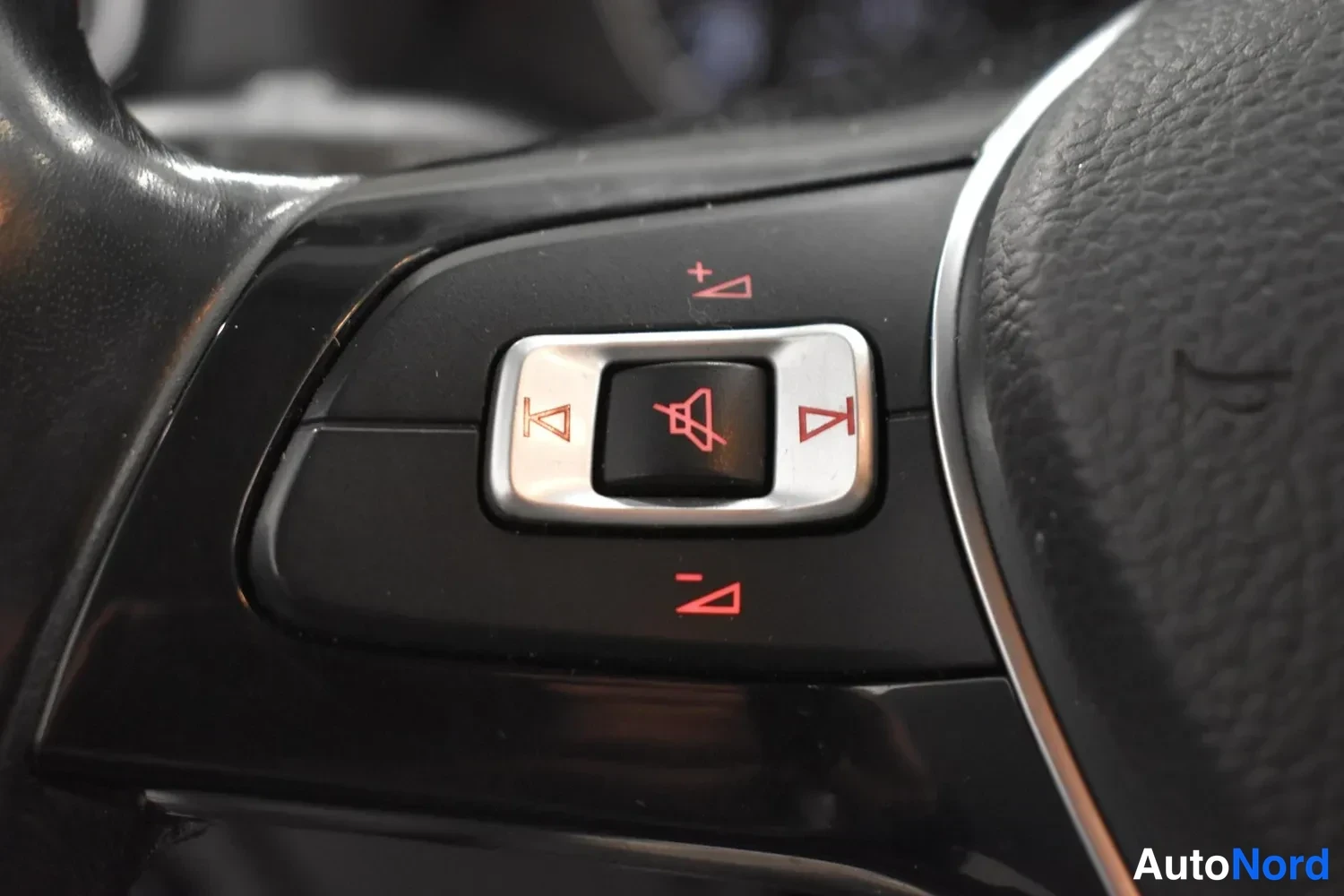 Harmaa Volkswagen Amarok 2019, ulkokuva 14 – Raisio