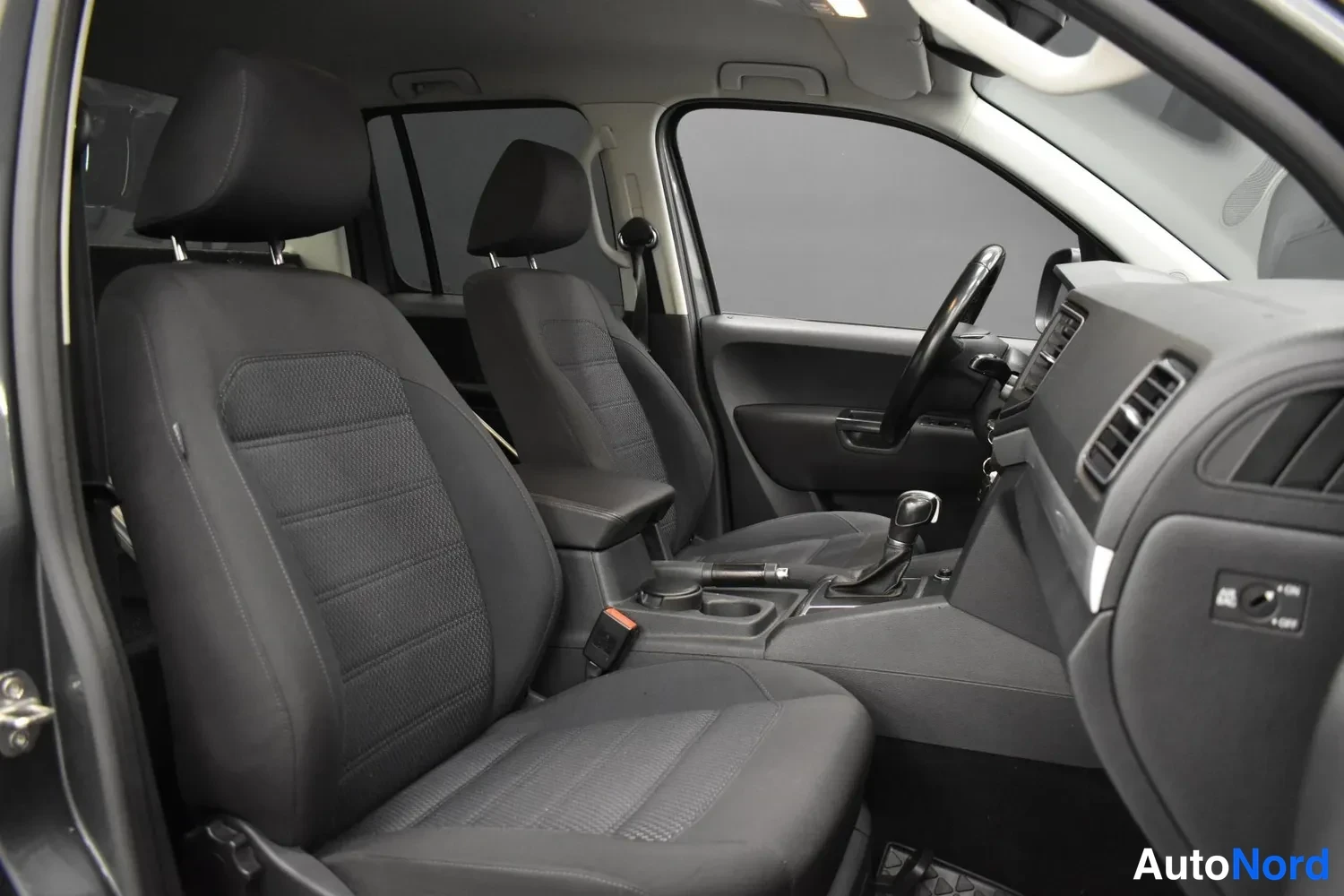 Harmaa Volkswagen Amarok 2019, ulkokuva 10 – Raisio