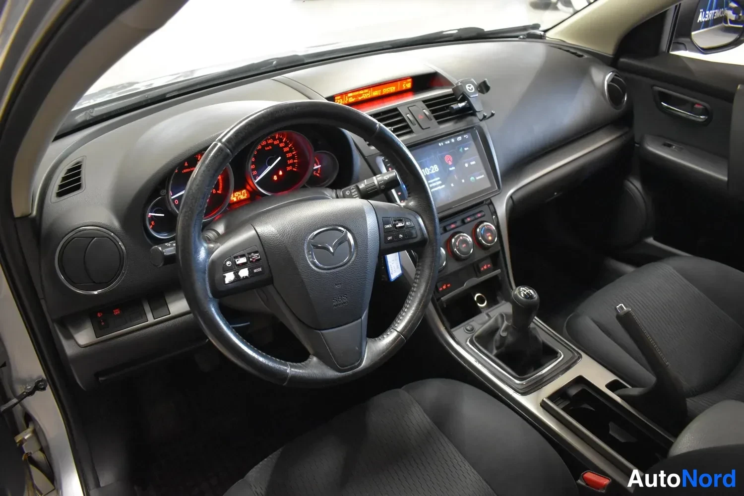 Harmaa Mazda 6 2012, ulkokuva 7 – Raisio
