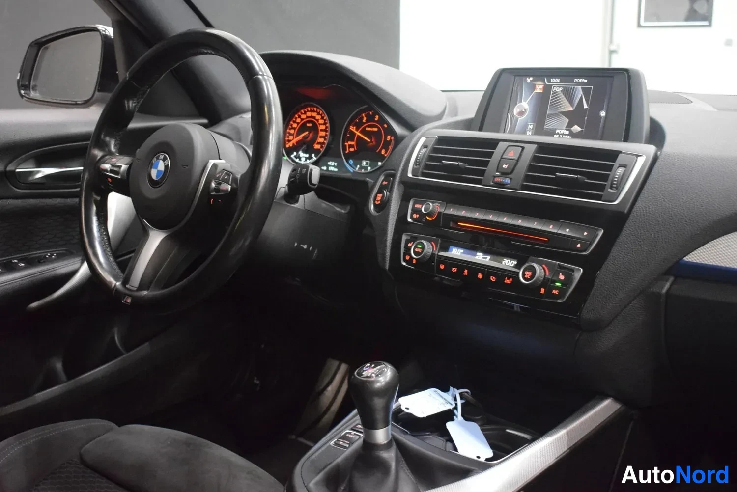Valkoinen BMW 116d 2016, ulkokuva 12 – Raisio