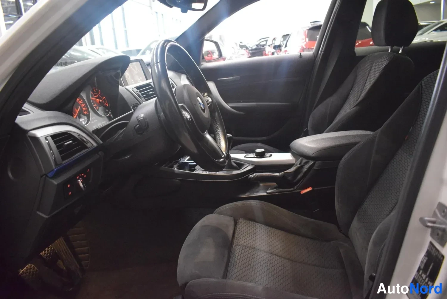 Valkoinen BMW 116d 2016, ulkokuva 7 – Raisio