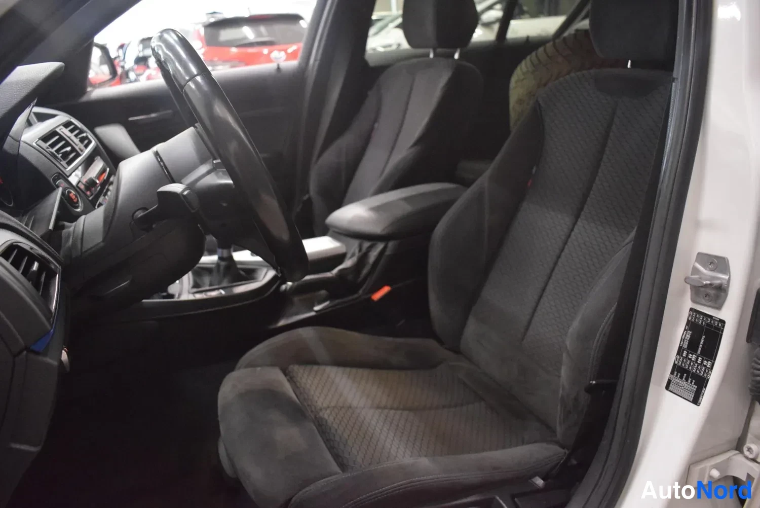 Valkoinen BMW 116d 2016, ulkokuva 8 – Raisio
