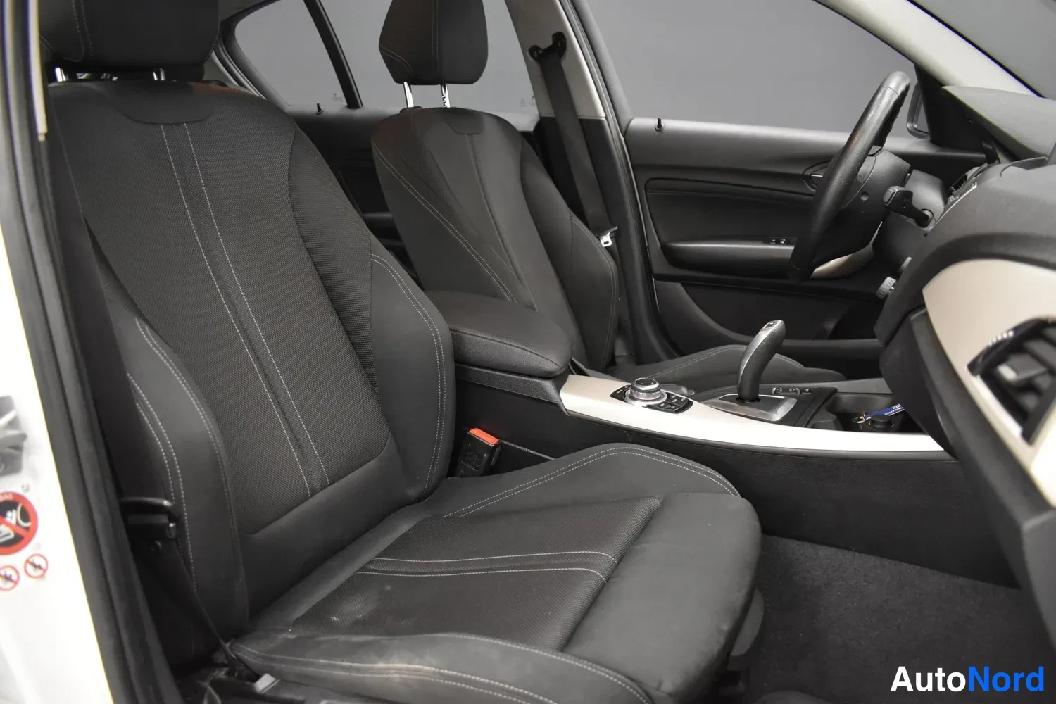 Valkoinen BMW 120d xDrive 2017, ulkokuva 12 – Raisio