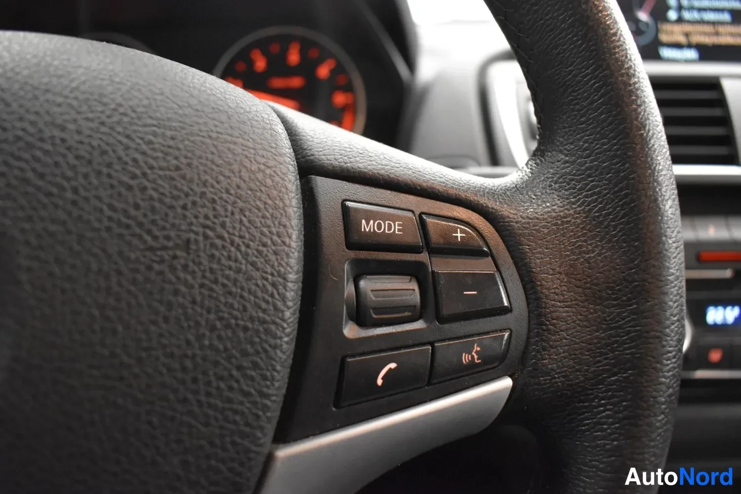 Valkoinen BMW 120d xDrive 2017, ulkokuva 19 – Raisio