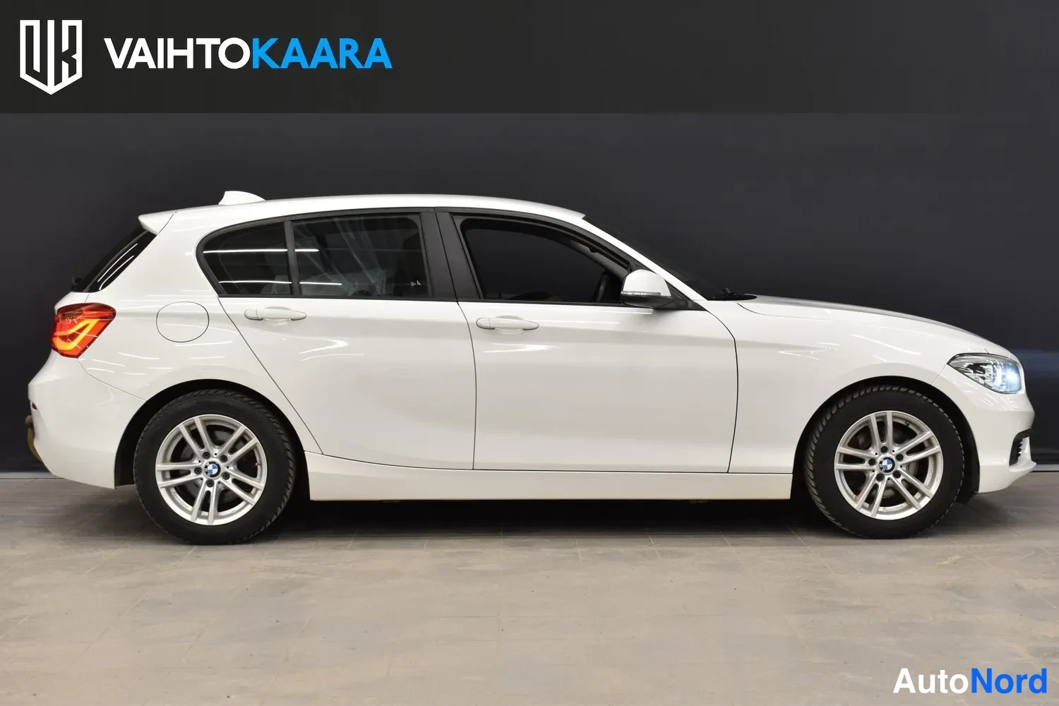 Valkoinen BMW 120d xDrive 2017, ulkokuva 5 – Raisio