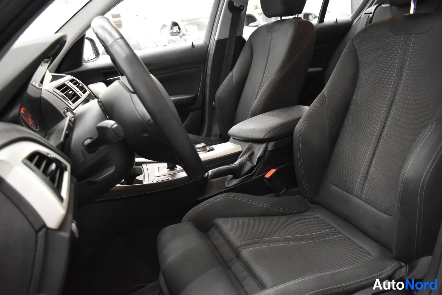Valkoinen BMW 120d xDrive 2017, ulkokuva 8 – Raisio
