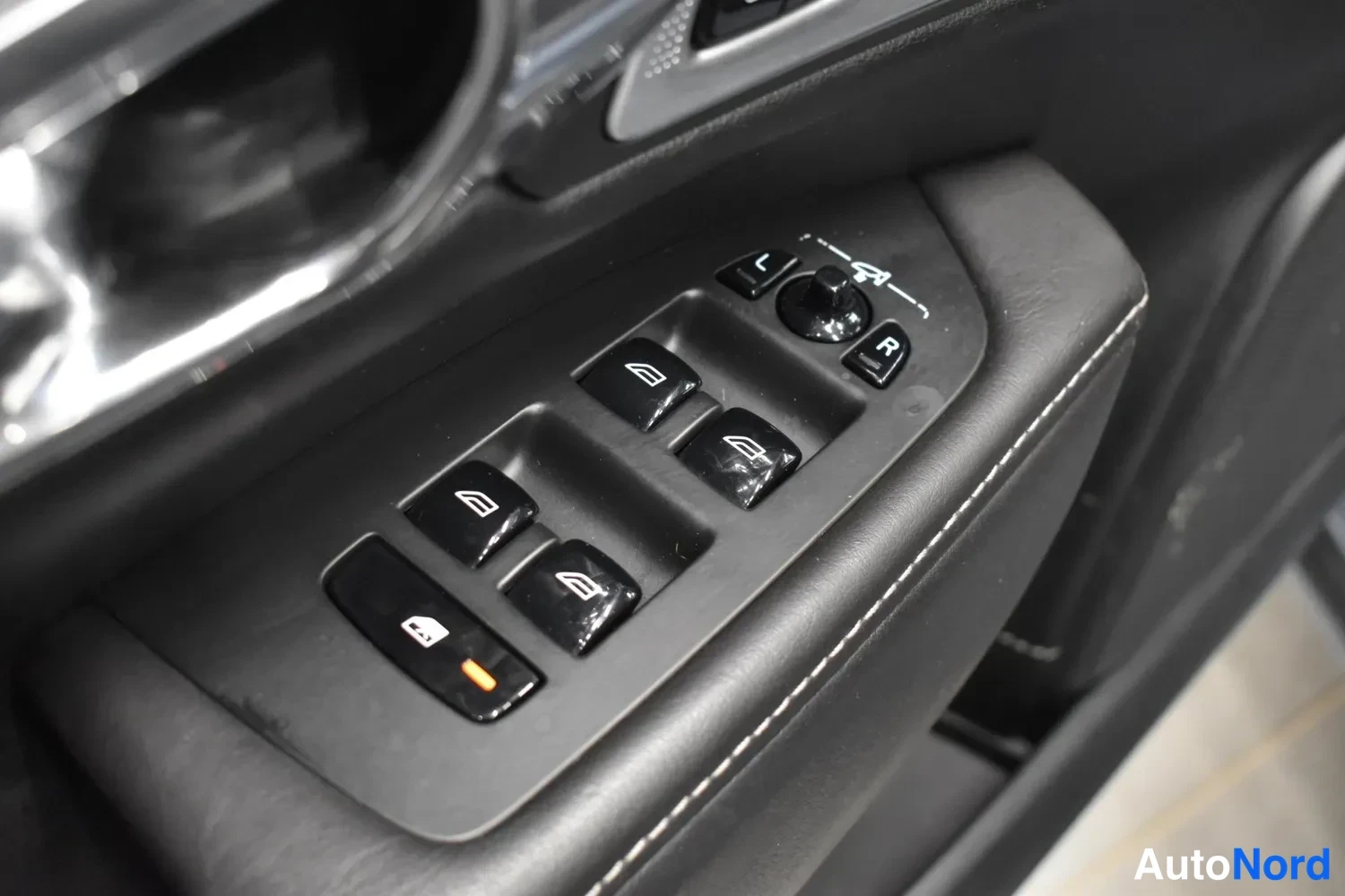 Sininen Volvo S90 2017, ulkokuva 13 – Raisio