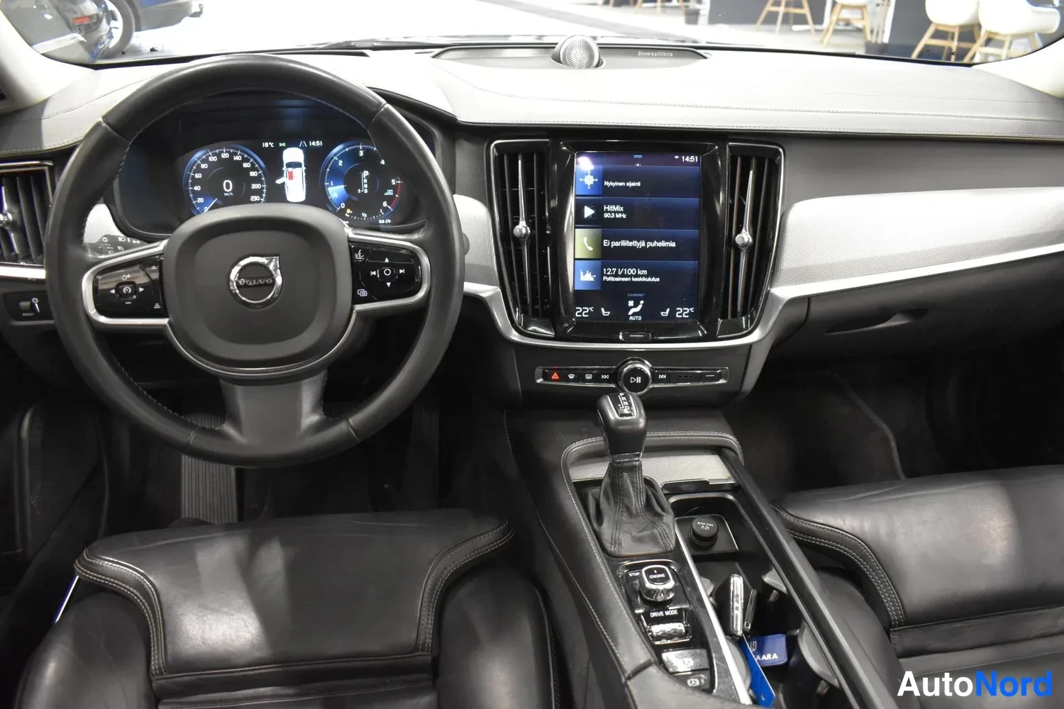 Sininen Volvo S90 2017, ulkokuva 8 – Raisio