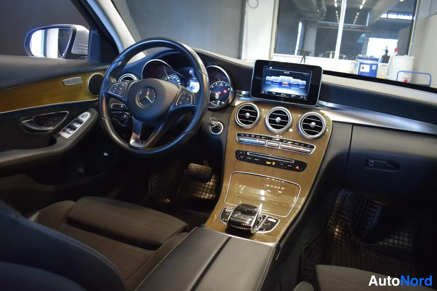 Hopea Mercedes-Benz C 180 2015, ulkokuva 11 – Raisio