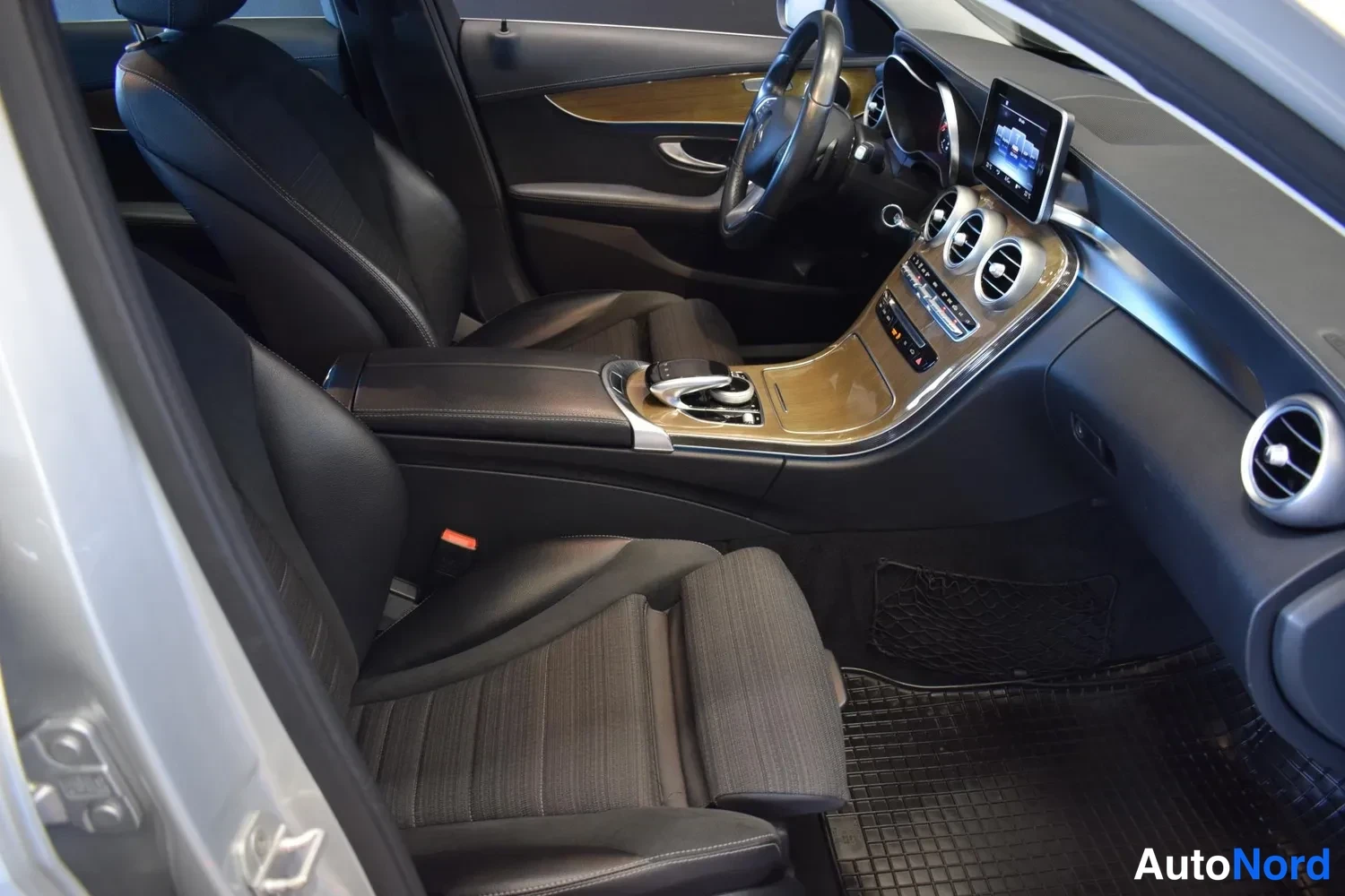 Hopea Mercedes-Benz C 180 2015, ulkokuva 10 – Raisio
