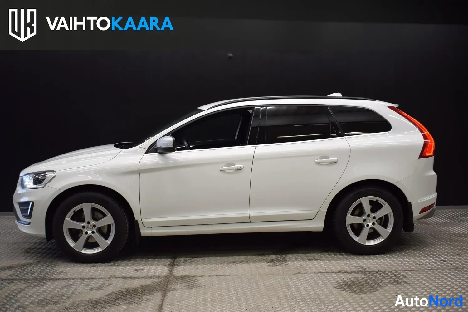 Valkoinen Volvo XC60 2017, ulkokuva 2 – Raisio