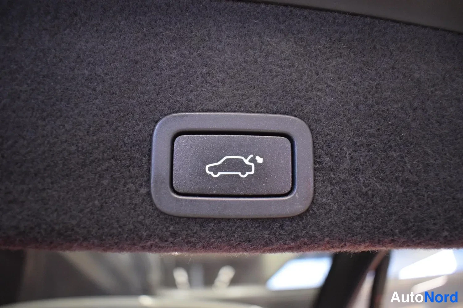Valkoinen Volvo XC60 2017, ulkokuva 27 – Raisio